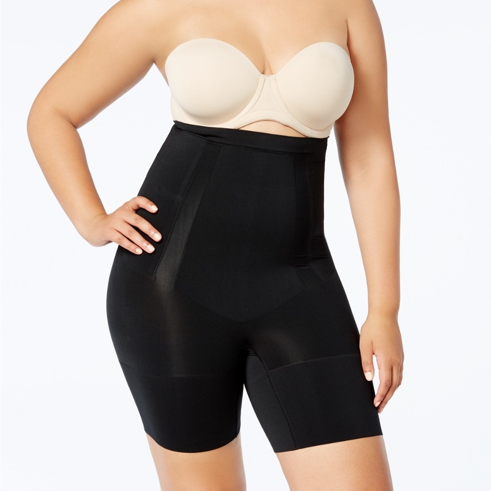 SPANX Women's Plus Size OnCore High-Waisted short